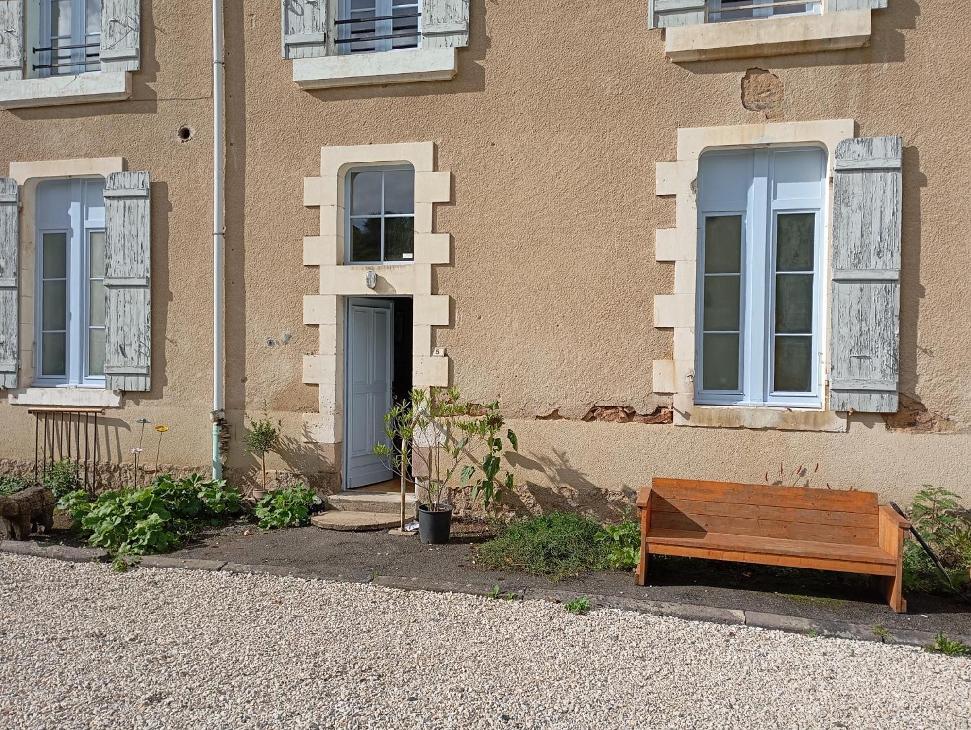 L' Ancienne Ecole Du Morvan Larochemillay Exterior foto